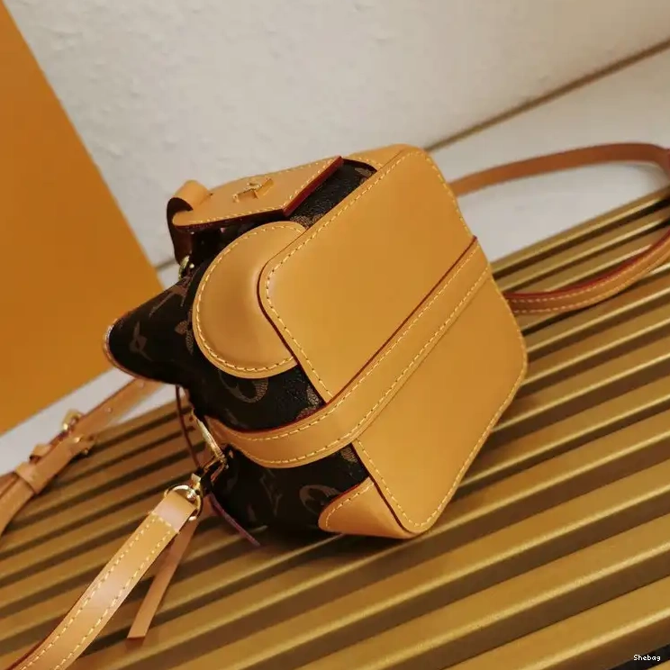 Bags 208B570017 LV 0727